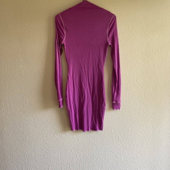 SNATCHED Mini Ribbed Long Sleeved Dress - Picture 2 of 4